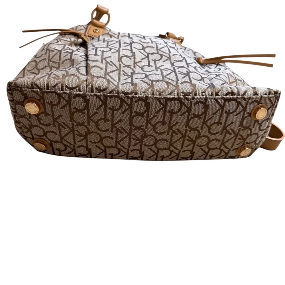 Calvin Klein Canvas khaki and tan signature logo shoulder/crossbody bag. NWOT - Picture 11 of 11